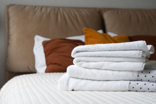 Cama, Mesa e Banho
